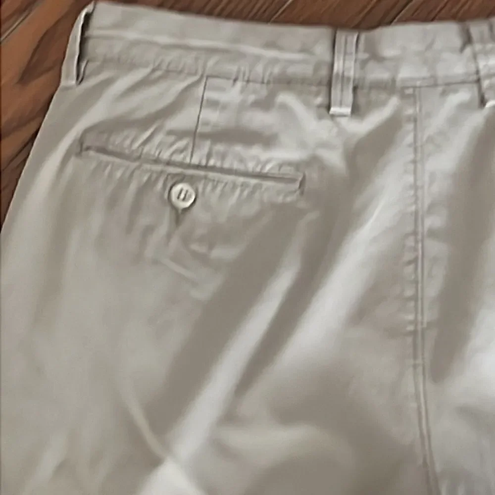 J. Crew Men’s 33 khaki tan flat front preppy shorts